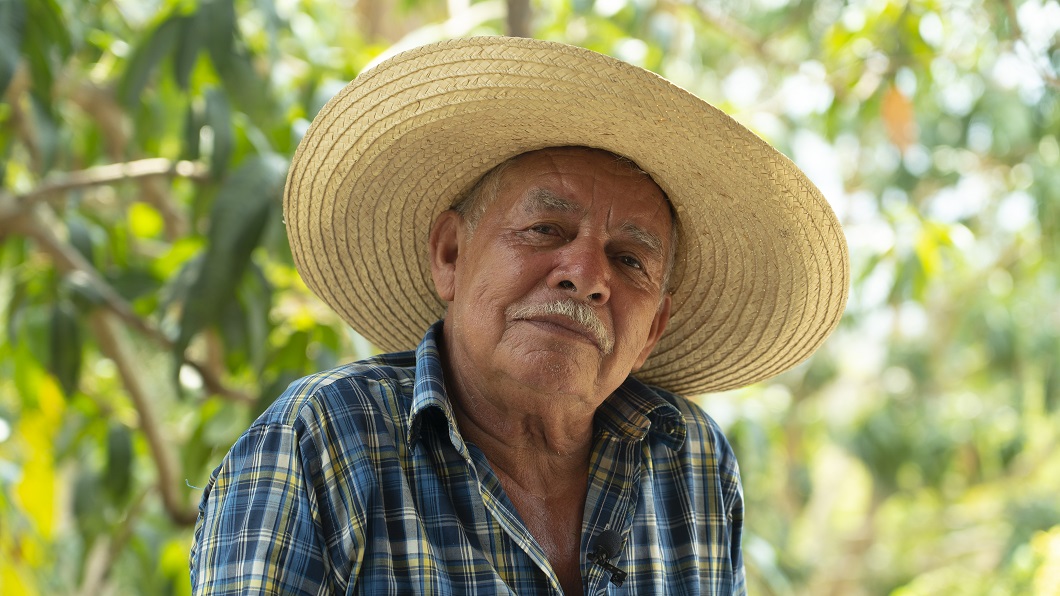 Don Israel Porras, Tocaima, organic mango farmer