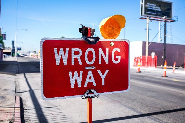 road sign "wrong way"