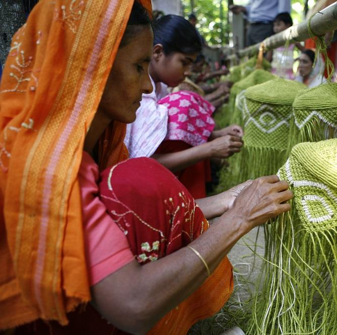 female artisans in Bangladesh